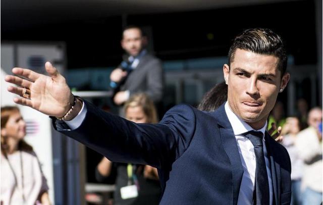 伯纳乌的嘘声？贝林厄姆：我理解，球迷花了很多钱来看比赛（贝林厄姆谈伯纳乌嘘声：理解球迷，他们花了很多钱来看球）