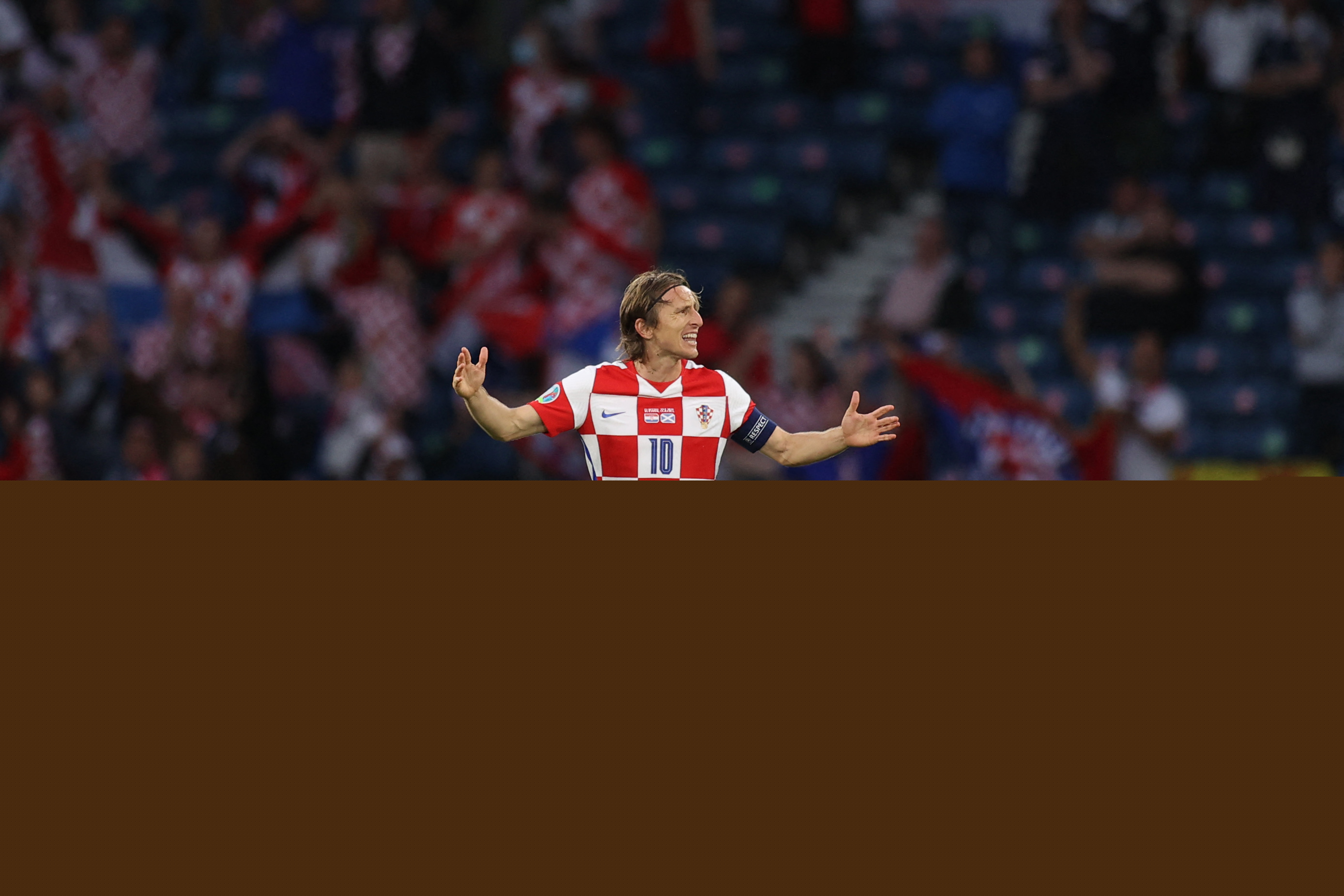 欧冠淘汰赛前瞻：拜仁客战巴黎,（欧冠淘汰赛前瞻：拜仁做客挑战巴黎）