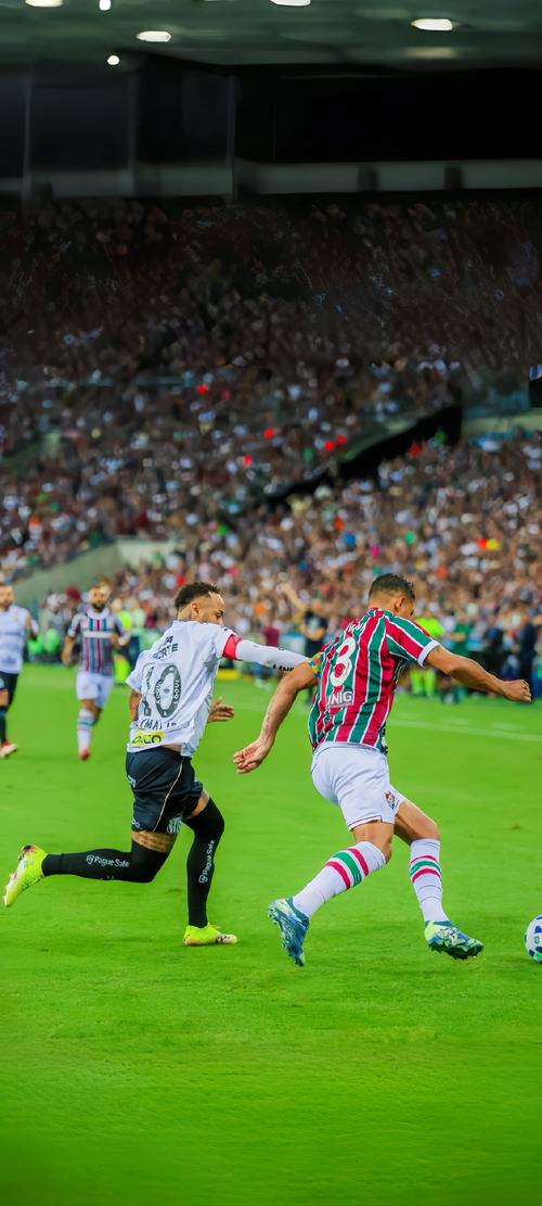 罗马诺：沙特方面一直有意莱万 ，但球员目前想专注于巴萨