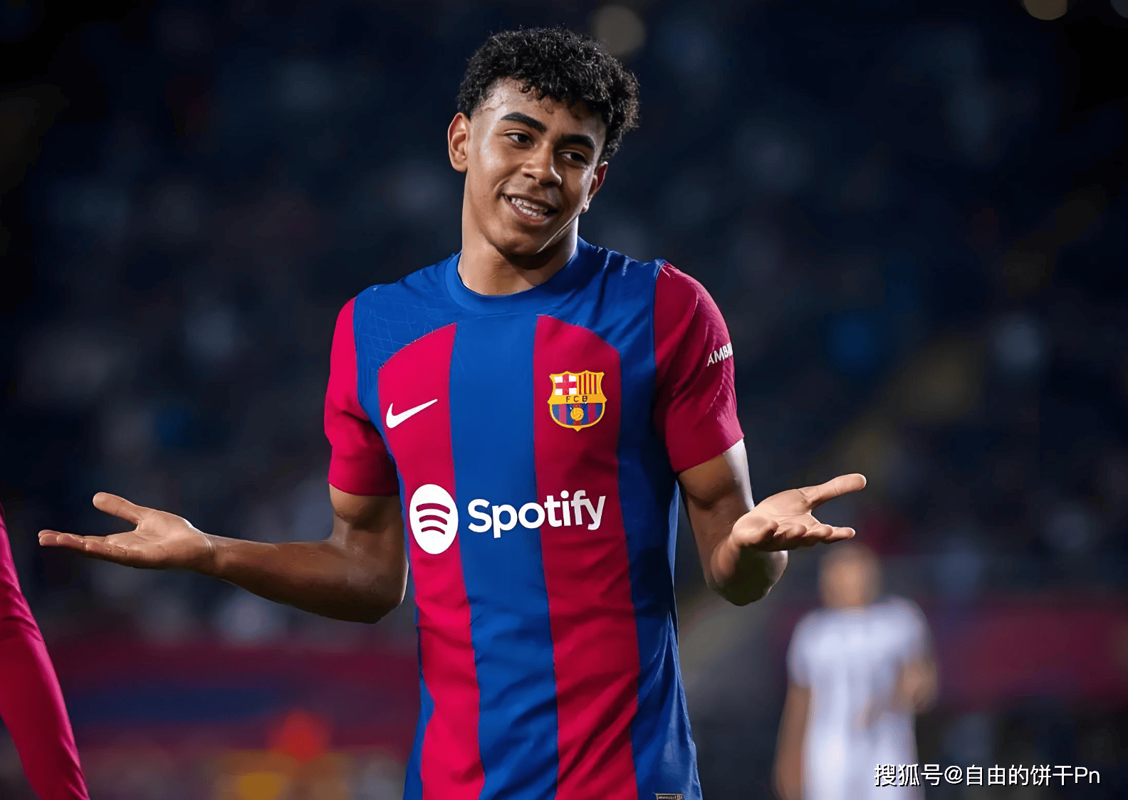 沃特金斯庆祝引爆冲突，热刺激情足球已反噬自身