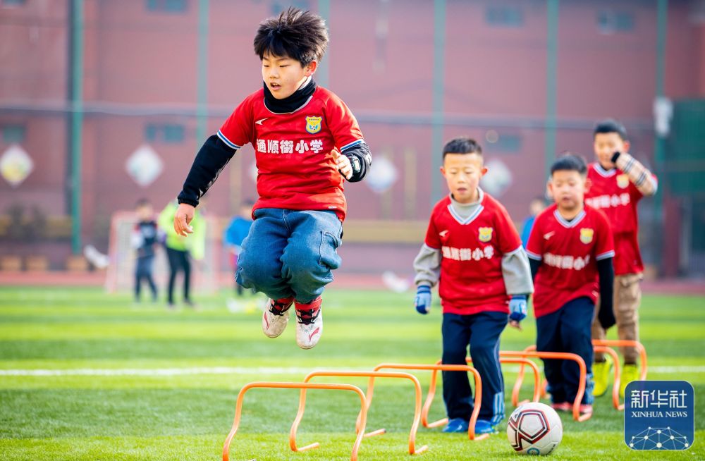 PUBG x 杜卡迪联动 驾驶炫彩摩托车皮肤畅游游戏