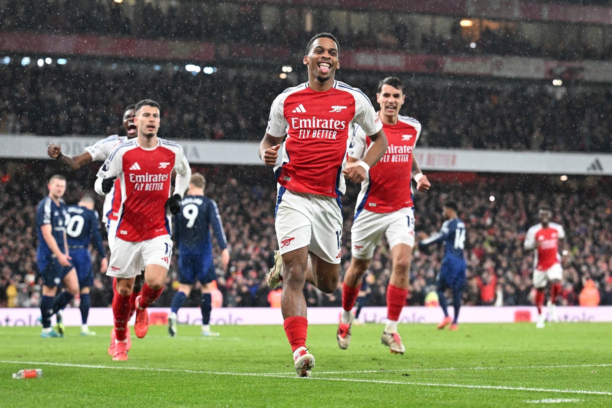 震惊！大神制作《生化4重制》MOD体验堪比《COD》