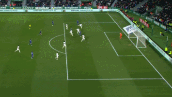 这助攻堪比视觉盛宴（这记助攻如同一场华丽表演）